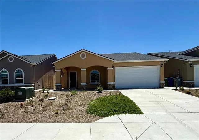 Photo 1 of Single family home for sale at 1124 E Orange St, Avenal, CA 93204 | MLS# FR26019673 | Listing updated on 2026-09-21