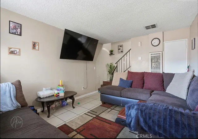 Photo 2 of Sale Pending at 1024 Bernard St, Bakersfield, CA 93305 | MLS# SR26019655 | Listing updated on 2026-09-28