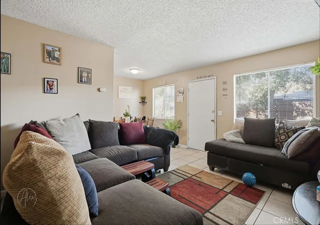 Photo 3 of Sale Pending at 1024 Bernard St, Bakersfield, CA 93305 | MLS# SR26019655 | Listing updated on 2026-09-28
