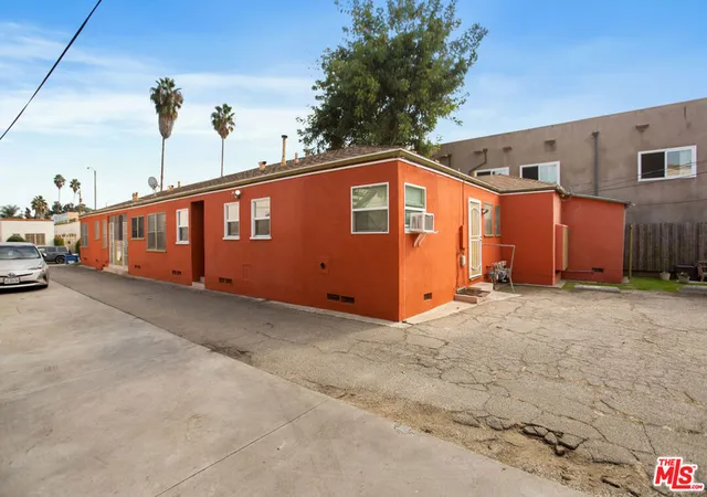 5th image of 833 N Poinsettia Pl, Los Angeles, CA 90046 | MLS# 26644191