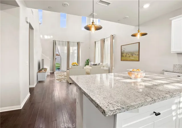 Photo 3 of Single family home for sale at 521 N Santa Paula, Santa Paula, CA 93060 | MLS# PW26018419 | Listing updated on 2026-10-05