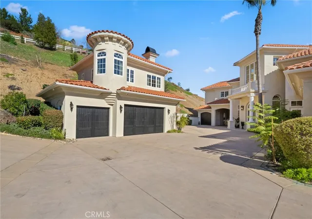 Photo 4 of Single family home for sale at 44930 Via Renaissance, Temecula, CA 92590 | MLS# OC25266615 | Listing updated on 2026-09-08