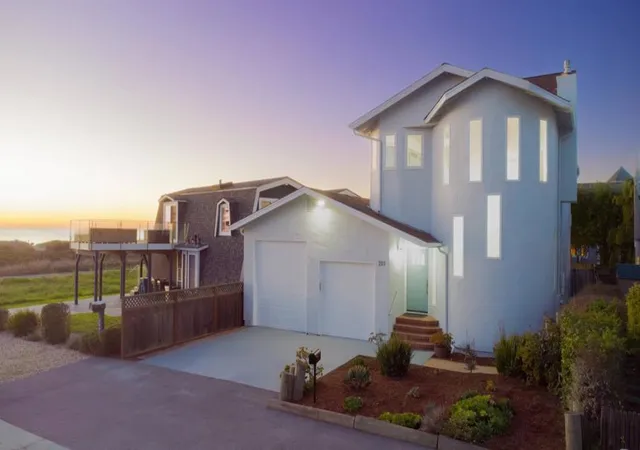Homes for sale in Half Moon Bay, CA | 211 Washington Blvd, Half Moon Bay, CA 94019 | MLS# ML82032816