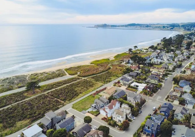 Homes for sale in Half Moon Bay, CA | 211 Washington Blvd, Half Moon Bay, CA 94019 | MLS# ML82032816