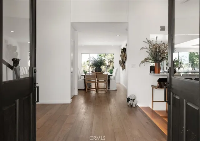 Photo 2 of Single family home for sale at 3960 Ellenita, Tarzana, CA 91356 | MLS# SR26020511 | Listing updated on 2026-10-01