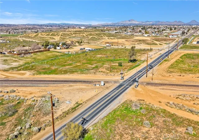 13th image of 10420 Kiowa, Apple Valley, CA 92308 | MLS# HD26020567
