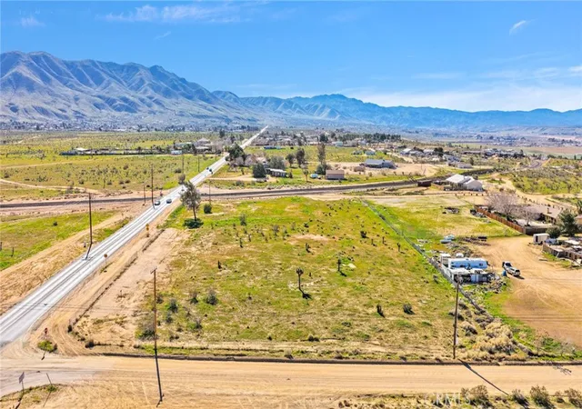 2nd image of 10420 Kiowa, Apple Valley, CA 92308 | MLS# HD26020567
