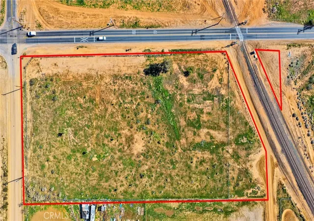 4th image of 10420 Kiowa, Apple Valley, CA 92308 | MLS# HD26020567