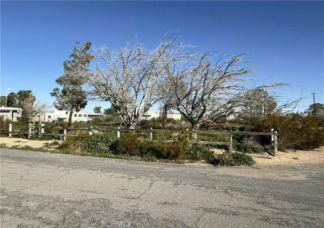 1st image of 26200 Cheyenne, Mojave, CA 93501 | MLS# HD26017949