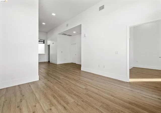 4th image of 1545 32Nd Street #210, Oakland, CA 94608 | MLS# 41122337