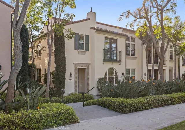 Photo 1 of Sale Pending at 70 City Stroll, Irvine, CA 92620 | MLS# OC26020290 | Listing updated on 2026-03-04