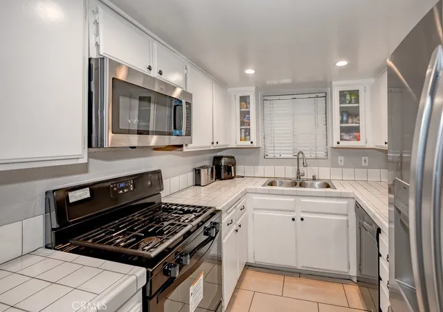 Homes for sale in Reseda, CA | 6545 Reseda Blvd #3, Reseda, CA 91335 | MLS# SR26020697