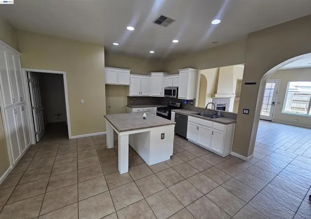 5th image of 537 Bonanza Dr, Newman, CA 95360 | MLS# 41122433