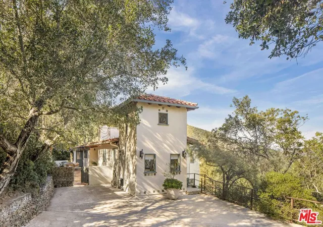 Homes for sale in Topanga, CA | 20155 Observation Dr, Topanga, CA 90290 | MLS# 26644451