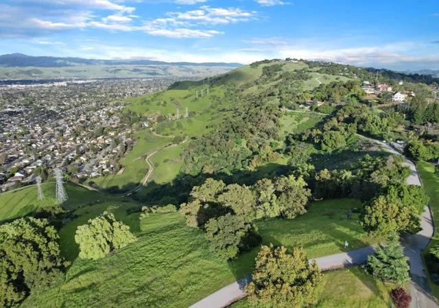 Photo 4 of Land for sale at 20011 Graystone Ln, San Jose, CA 95120 | MLS# ML82033014 | Listing updated on 2026-10-01