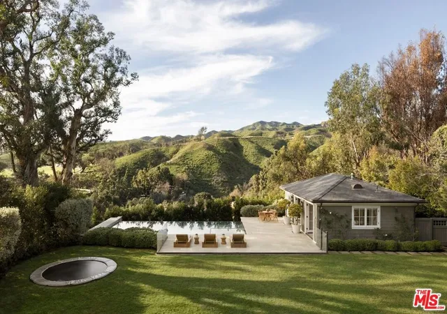 2nd image of 1319 Amalfi Dr, Pacific Palisades, CA 90272 | MLS# 26644959