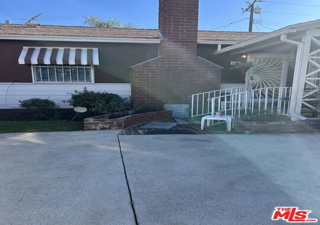 Homes for sale in Hawthorne, CA | 11908 Daleside Ave, Hawthorne, CA 90250 | MLS# 26639779