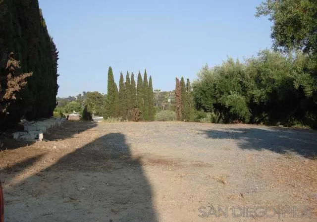 Photo 4 of Sale Pending at 1252 Navel Pl, Vista, CA 92081 | MLS# 260002226SD | Listing updated on 2026-05-24