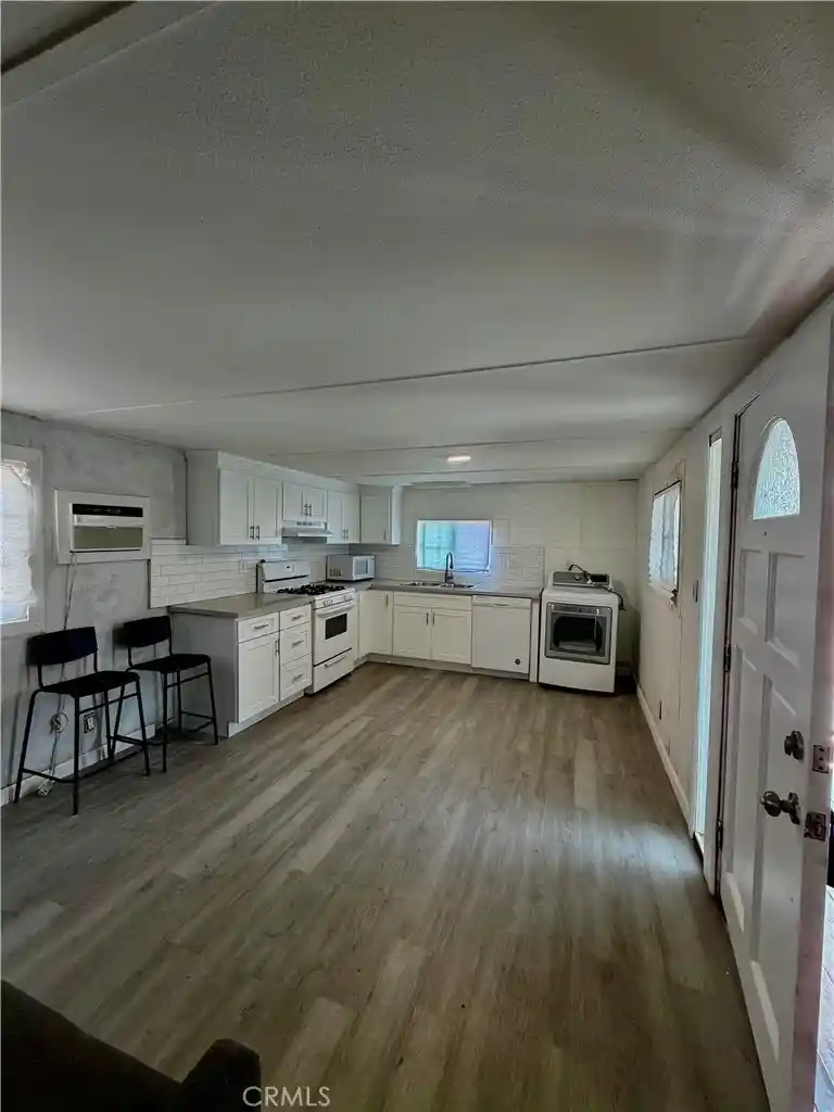 Photo 1 of Manufactured home for sale at 6475 S Atlantic Ave #911, Long Beach, CA 90805 | MLS# DW26020519 | Listing updated on 2026-10-17