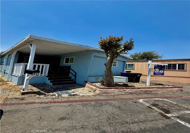Photo 3 of Manufactured home for sale at 6475 S Atlantic Ave #911, Long Beach, CA 90805 | MLS# DW26020519 | Listing updated on 2026-10-04