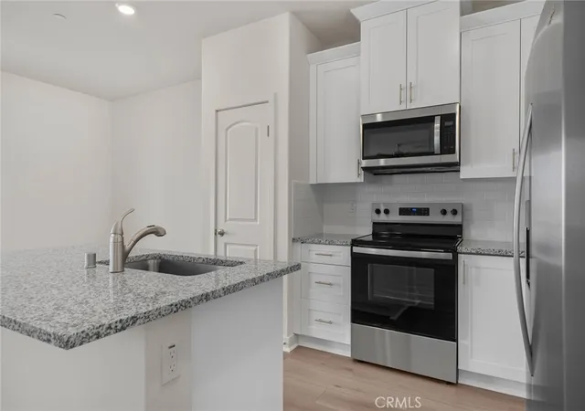 4th image of 14792 Desert Lily Ct, Apple Valley, CA 92307 | MLS# SW26021598