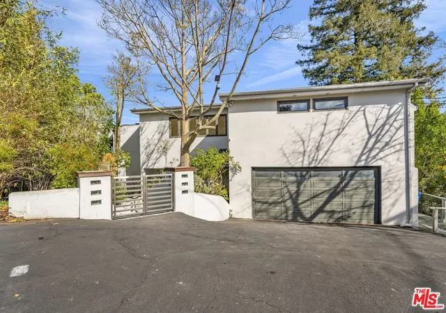 Photo 3 of Single family home for sale at 15263 Mulholland Dr, Los Angeles, CA 90077 | MLS# 26644623 | Listing updated on 2026-09-30