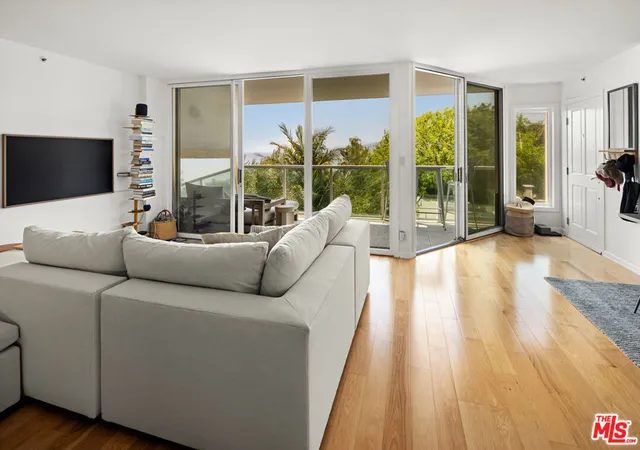 Photo 4 of Condo for sale at 101 Ocean Ave #F402, Santa Monica, CA 90402 | MLS# 26644061 | Listing updated on 2026-09-18