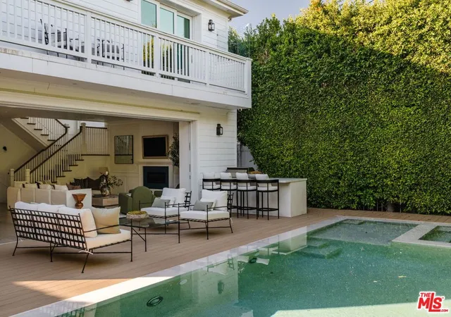 Photo 1 of Sale Pending at 822 N Genesee Ave, Los Angeles, CA 90046 | MLS# 26644431 | Listing updated on 2026-05-24