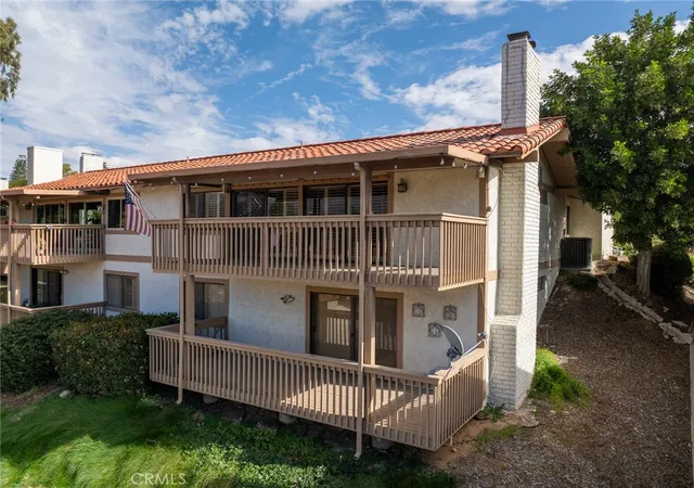 Listing Photo 3 - Condo for sale in building located at 8052 Valle Vis, Rancho Cucamonga, CA 91730