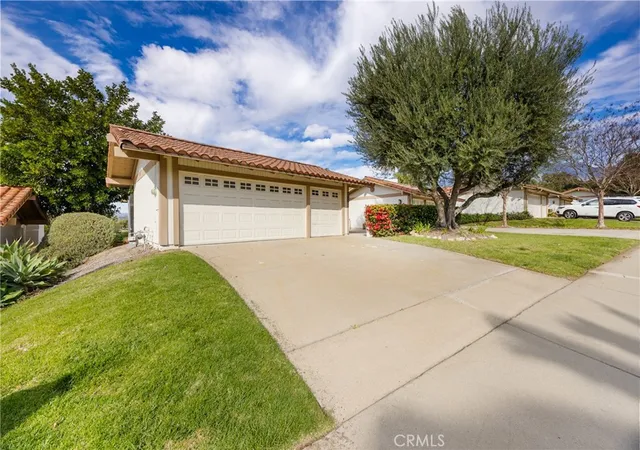 Listing Photo 5 - Condo for sale in building located at 8052 Valle Vis, Rancho Cucamonga, CA 91730
