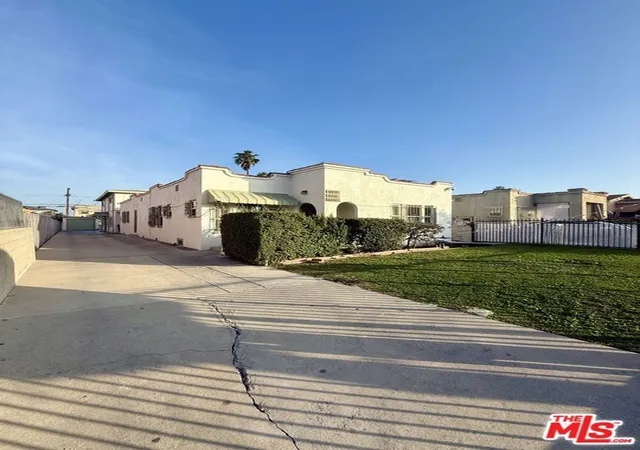 1st image of 6544 S Victoria Ave, Los Angeles, CA 90043 | MLS# 26642913
