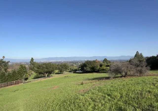 1st image of 27251 Julietta Ln, Los Altos Hills, CA 94022 | MLS# ML82033123