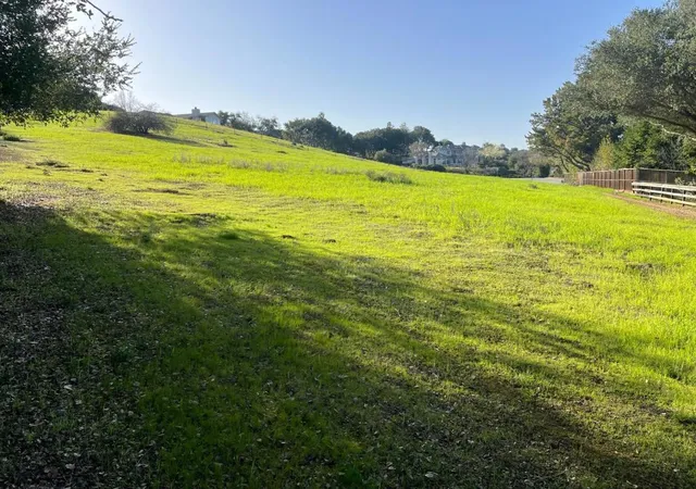 3rd image of 27251 Julietta Ln, Los Altos Hills, CA 94022 | MLS# ML82033123