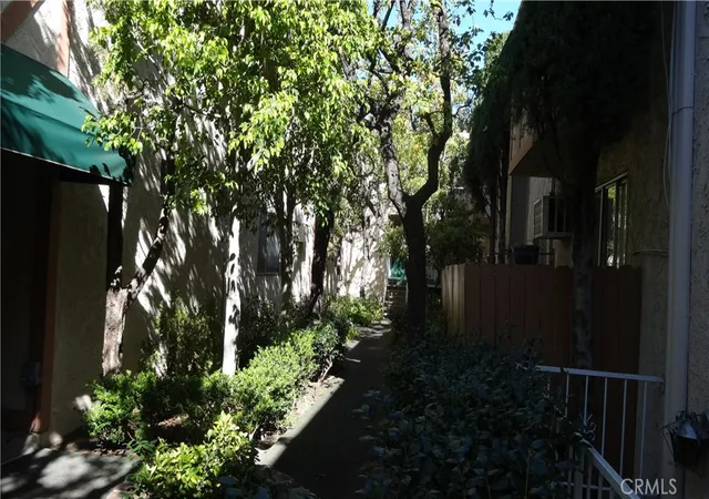 4th image of 12030 Rochester Ave #110, Los Angeles, CA 90025 | MLS# SR26021884