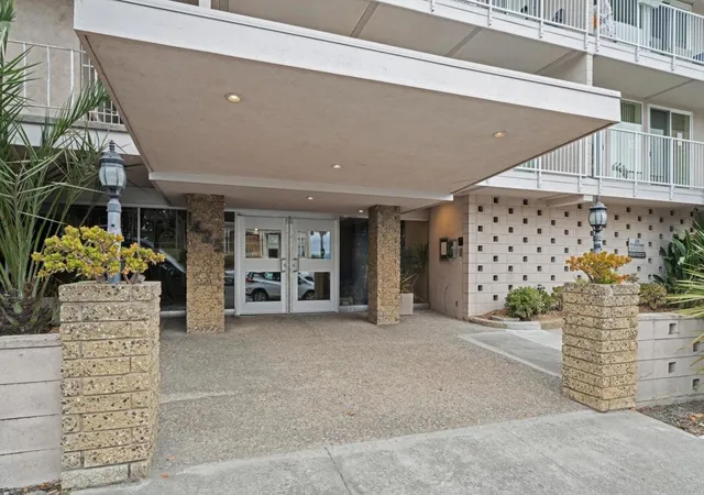 3rd image of 1425 Lakeside Dr #201, Oakland, CA 94612 | MLS# 41122525