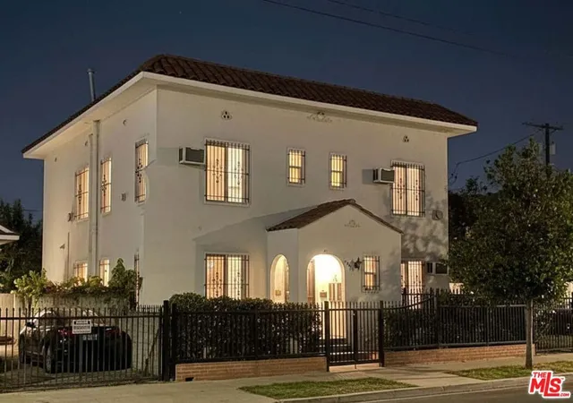 1st image of 1046 S Kenmore Ave, Los Angeles, CA 90006 | MLS# 26645087