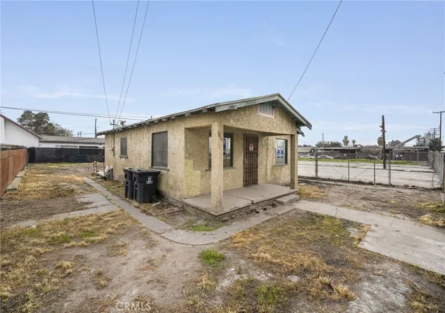 Homes for sale in Santa Ana, CA | 1822 W 4th, Santa Ana, CA 92703 | MLS# PW26021906