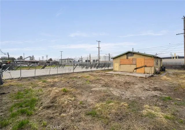 Homes for sale in Santa Ana, CA | 1822 W 4Th, Santa Ana, CA 92703 | MLS# PW26021906