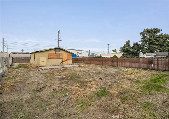 Homes for sale in Santa Ana, CA | 1822 W 4Th, Santa Ana, CA 92703 | MLS# PW26021906