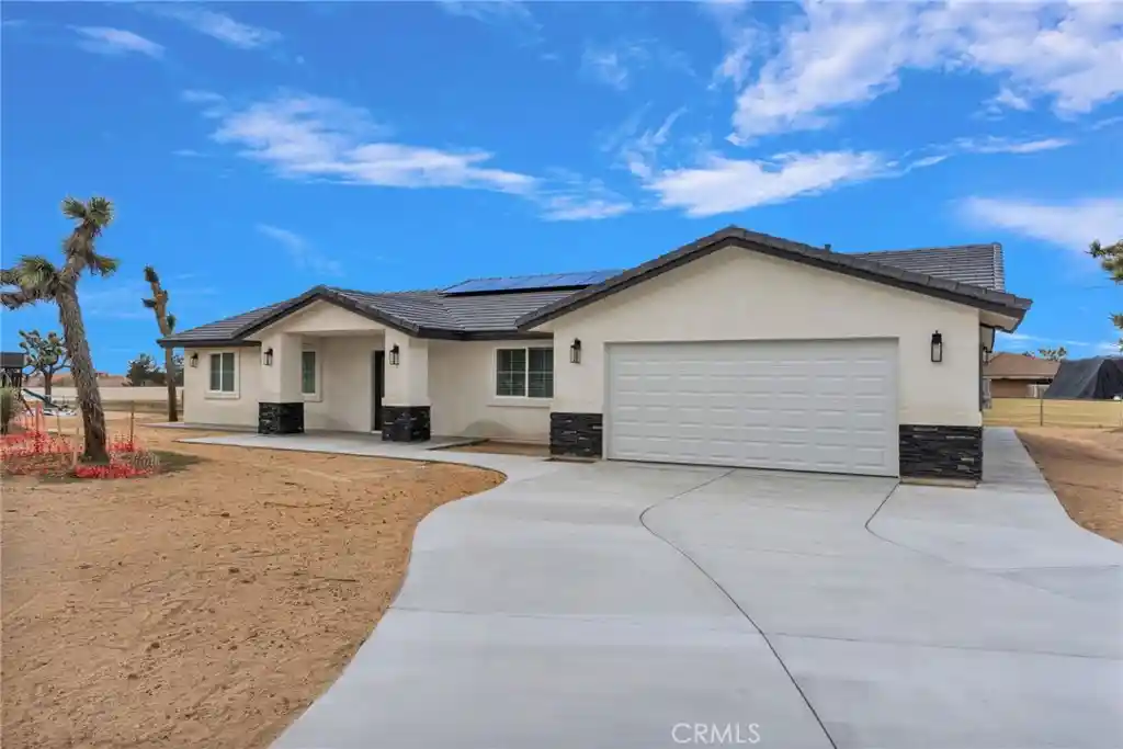 Photo 1 of Sale Pending at 20190 Osseo Rd, Apple Valley, CA 92308 | MLS# TR26021993 | Listing updated on 2026-10-20
