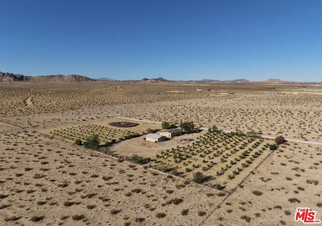 Photo 3 of Single family home for sale at 10424 Santa Fe Fire Rd, Lucerne Valley, CA 92356 | MLS# 26645279 | Listing updated on 2026-09-30