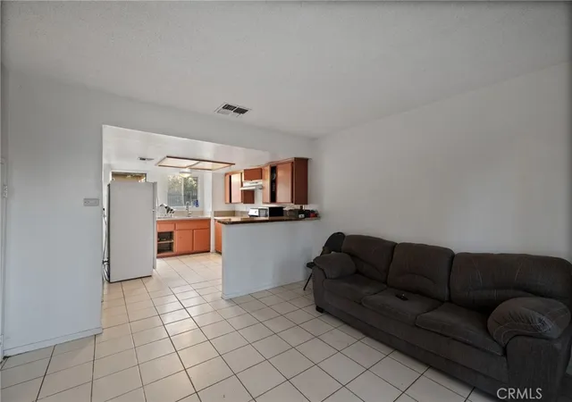 7th image of 715 N St, Bakersfield, CA 93304 | MLS# SB26020700