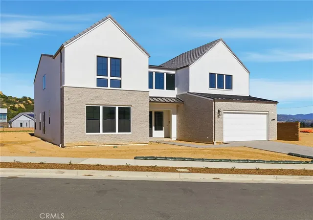 Photo 1 of Sale Pending at 22849 W Seaqua Cir, Chatsworth, CA 91311 | MLS# SR26022364 | Listing updated on 2026-09-25