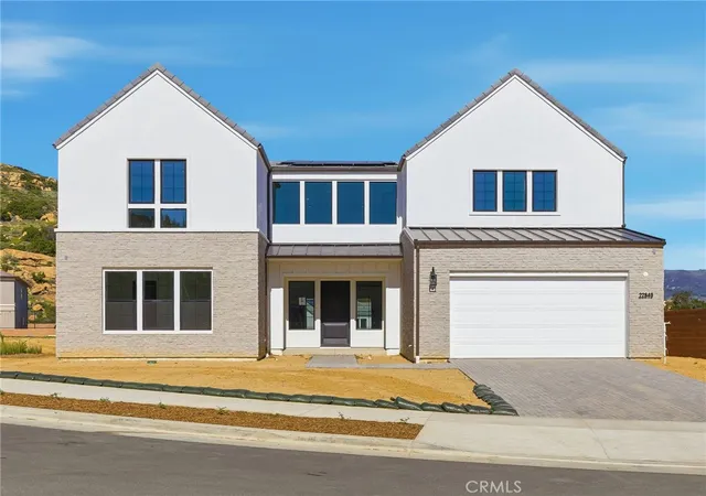 Photo 2 of Sale Pending at 22849 W Seaqua Cir, Chatsworth, CA 91311 | MLS# SR26022364 | Listing updated on 2026-09-25