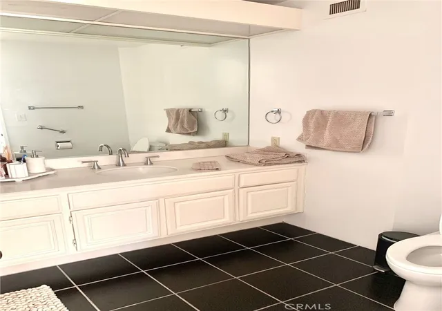 image of 222 Monterey Rd, Glendale, CA 91206