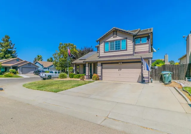 Photo 3 of Sale Pending at 690 Woodard Way, Dixon, CA 95620 | MLS# 41122683 | Listing updated on 2026-02-08