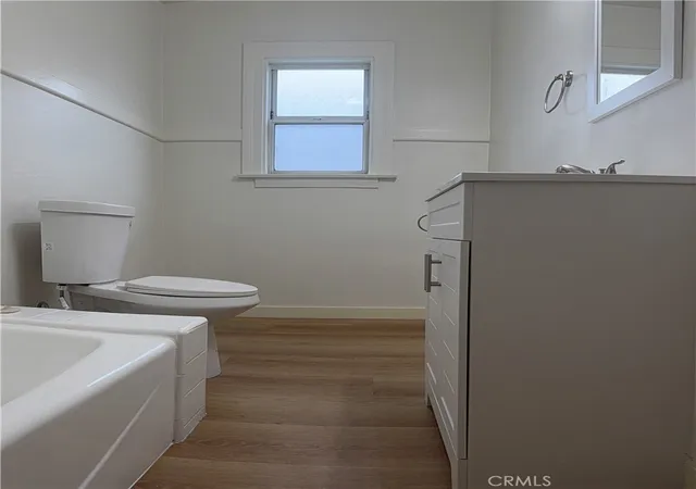 Photo 4 of House for sale at 1307 W Martin Luther King Jr Blvd, Los Angeles, CA 90037 | MLS# SB26022507 | Listing updated on 2026-05-13