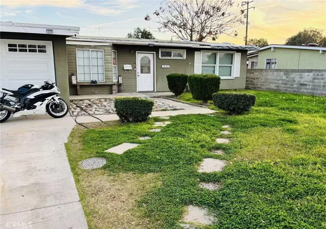 Photo 1 of Sale Pending at 1834 E Holly Oak Dr, West Covina, CA 91791 | MLS# CV26023309 | Listing updated on 2026-04-01