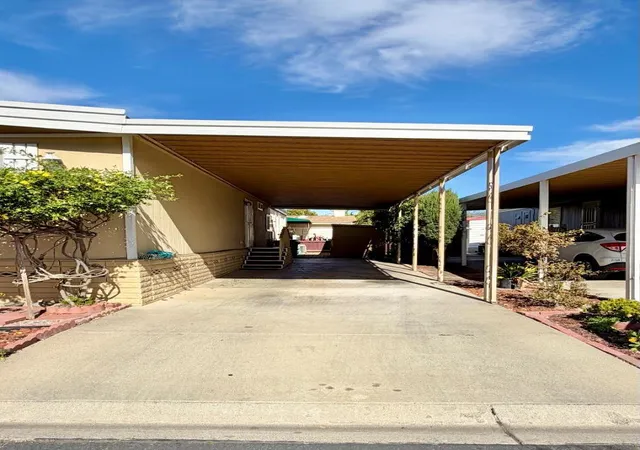 Homes for sale in San Jose, CA | 3135 Oakbridge Dr #3135, San Jose, CA 95121 | MLS# ML82033384