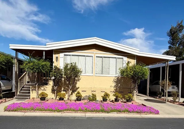 Homes for sale in San Jose, CA | 3135 Oakbridge Dr #3135, San Jose, CA 95121 | MLS# ML82033384